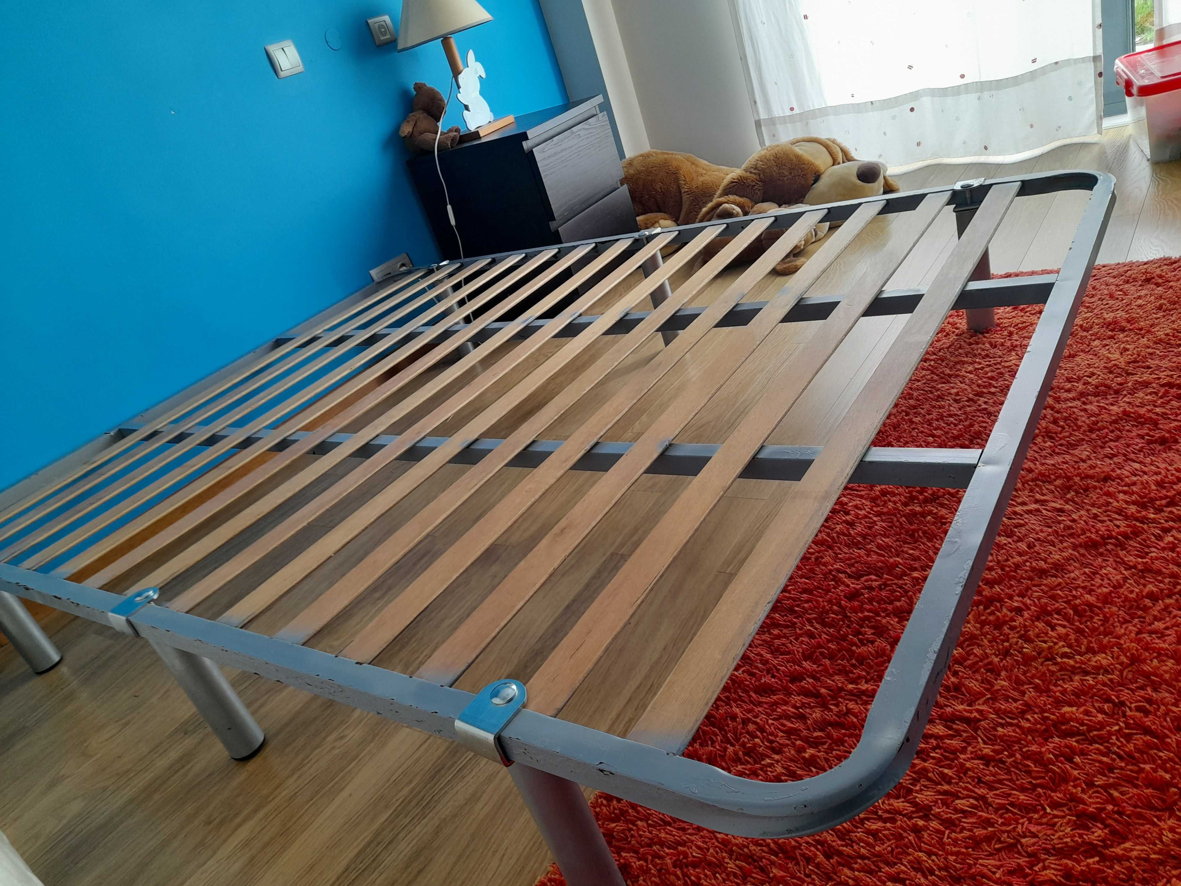 Cama de casal com colchão