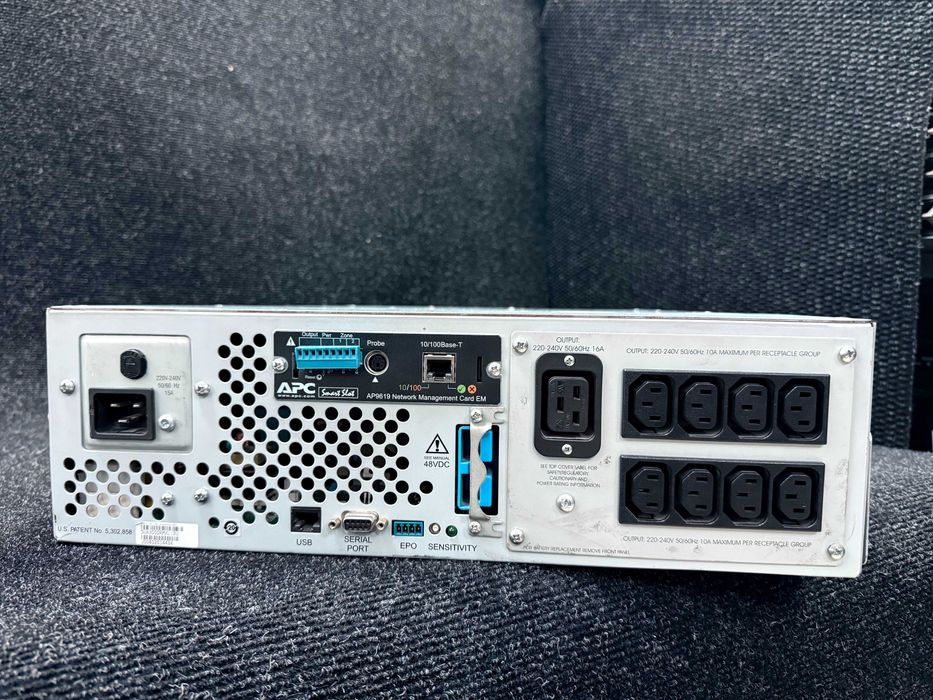 Джерело безперебійного живлення APC Smart-UPS 3000 XL