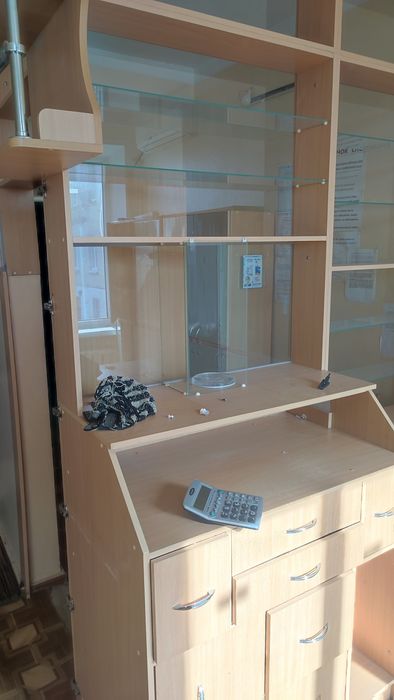 Продам аптечні меблі