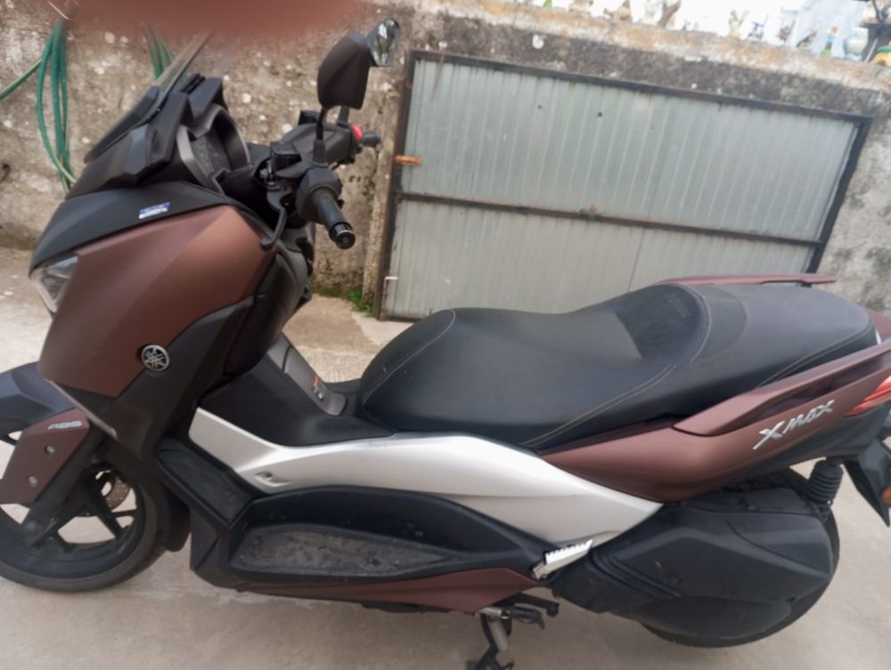 Yamaha X-Max 300cc