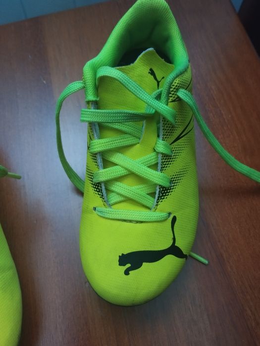 Chuteiras com pitons - marca Puma