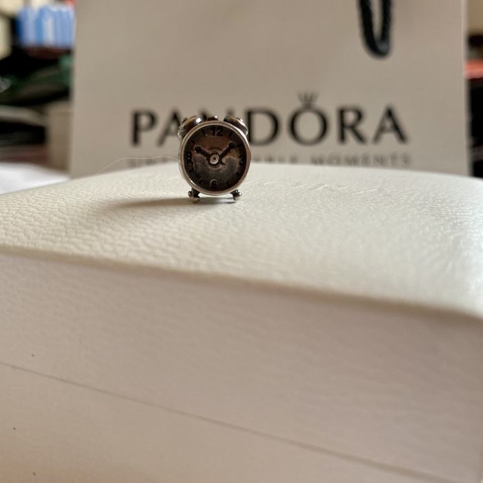 Contas Amor e Baci para pulseira Pandora