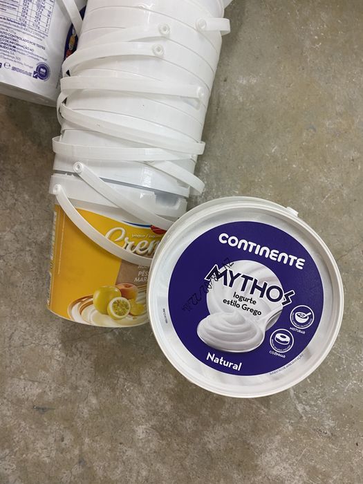 Potes em plastico duro