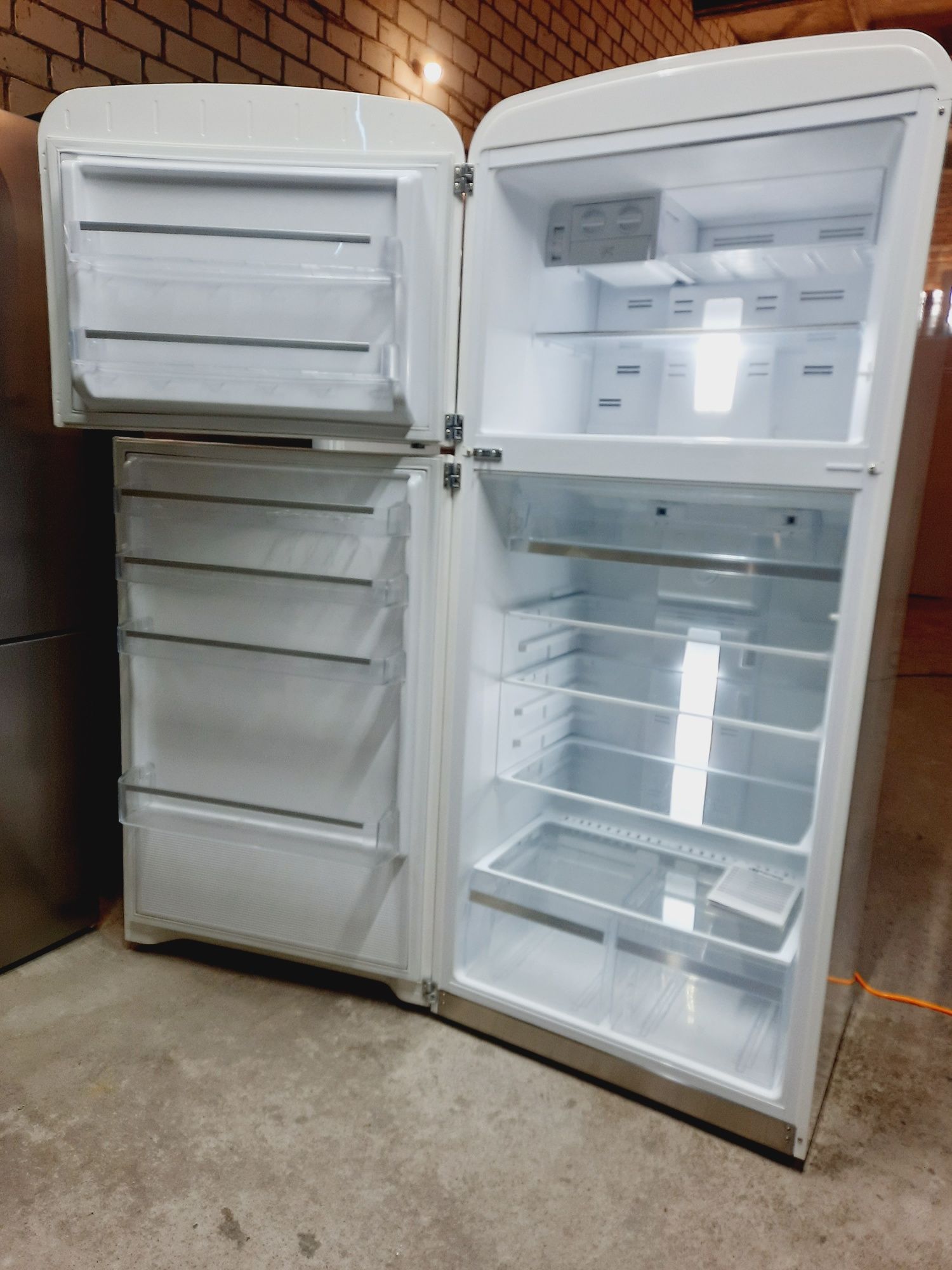 Холодильник smeg 80см ширина