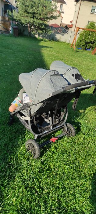 Sprzedam wózek spacerowy bliźniaczy valco snap duo