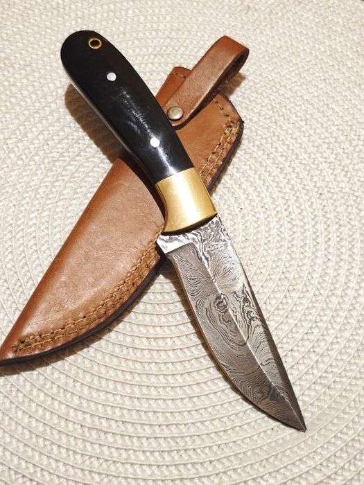 Nóż myśliwski Damast 100/Róg/ Mosiądz