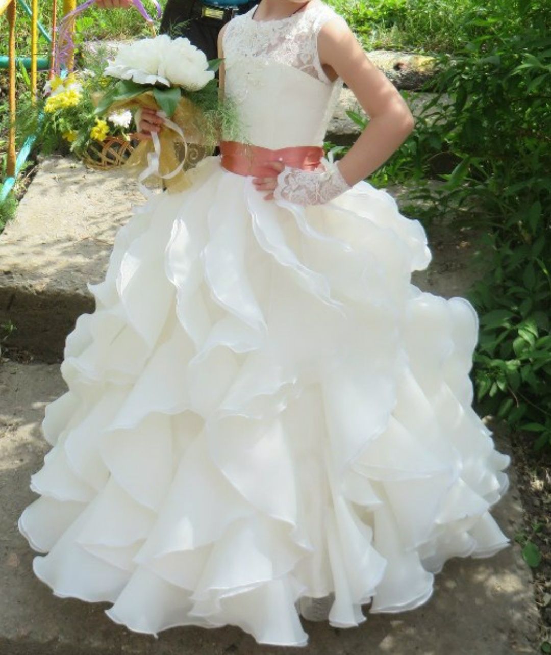 Выпускное платье для девочки из шикарного королевского атласа
