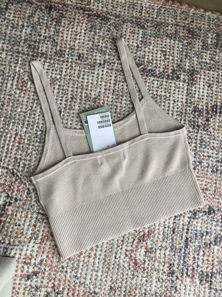 Top H&M XS 34 dzianinowy krótki beżowy cielisty letni