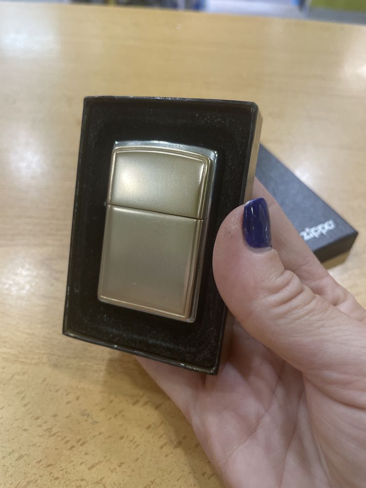 Isqueiro Zippo Novo modelo 688 Regular CHAMPAGNE ANODIZED AL