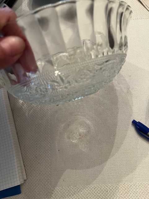 Taça em vidro em bom estado