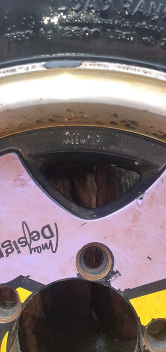 Продам шини з дисками 5х139.7 р15