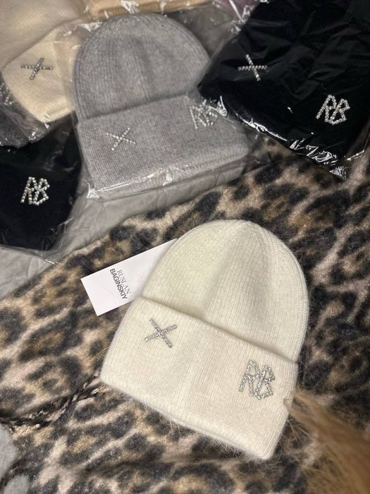 Тепла ангорова шапка жіноча Рвана — стильна зимова модель!