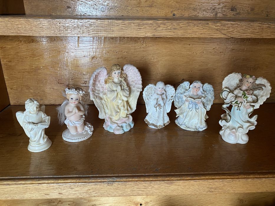 Статуетки фарфорові, керамічні, кришталеві