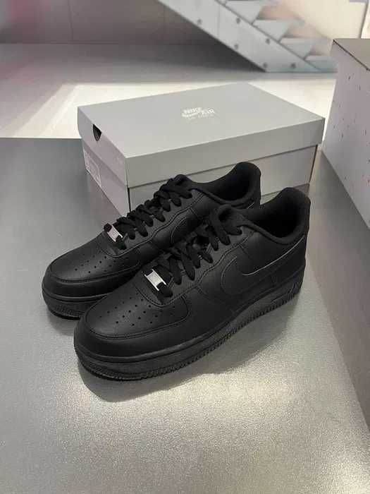 Buty Trampki NikeAir_Force_1_Low_07_Black ROZ.41