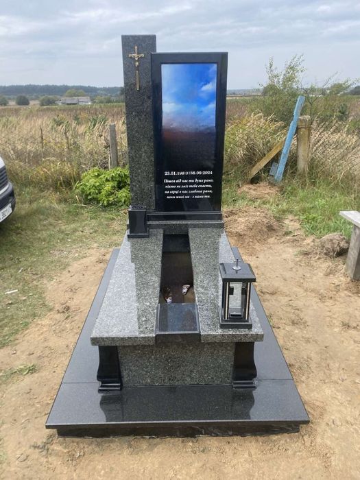 Памятники з граніту