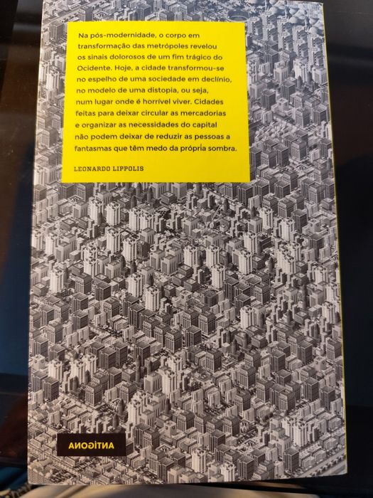 Viagem aos confins da cidade - Leonardo Lippolis