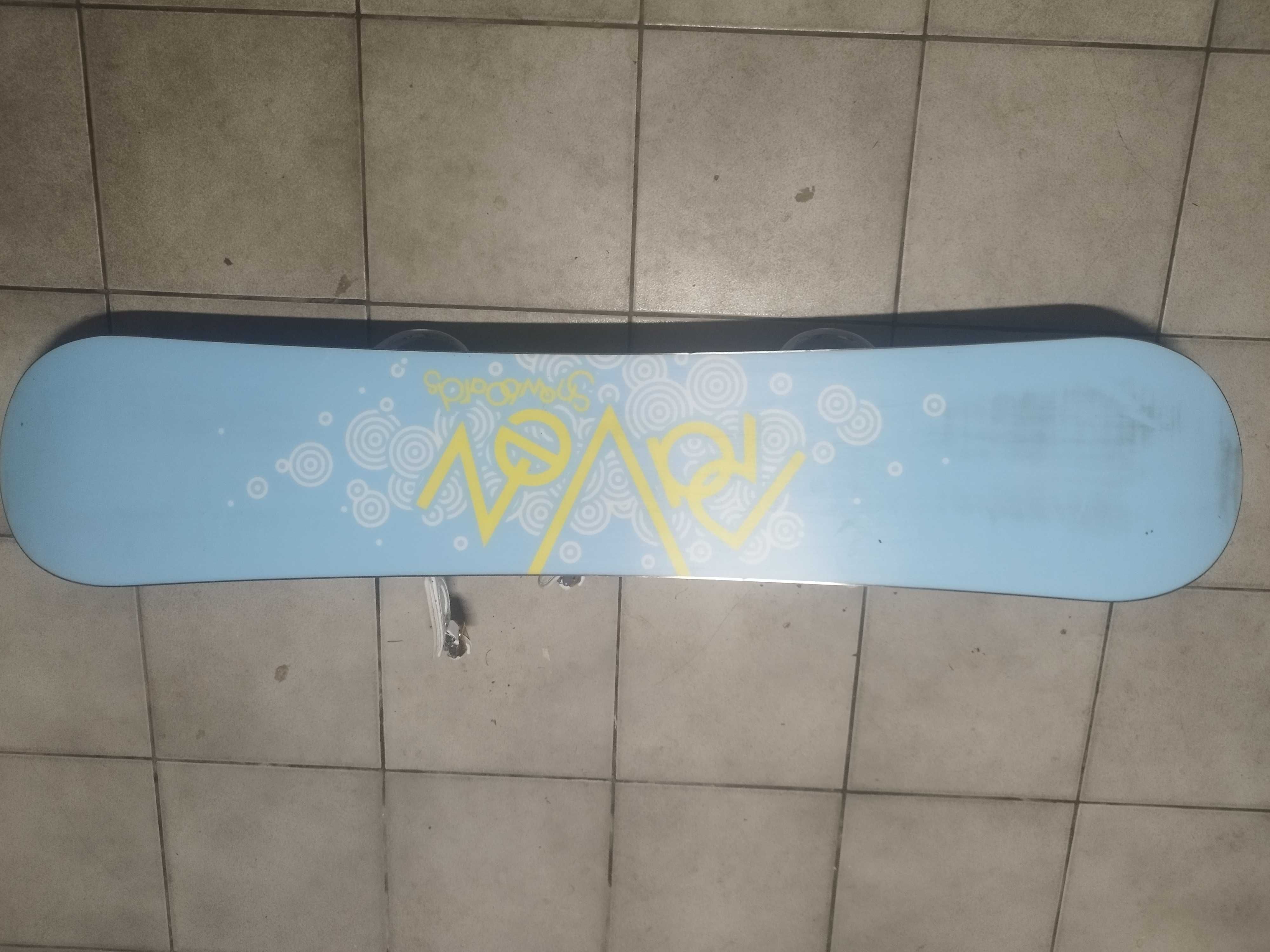 Deska snowboardowa Raven.