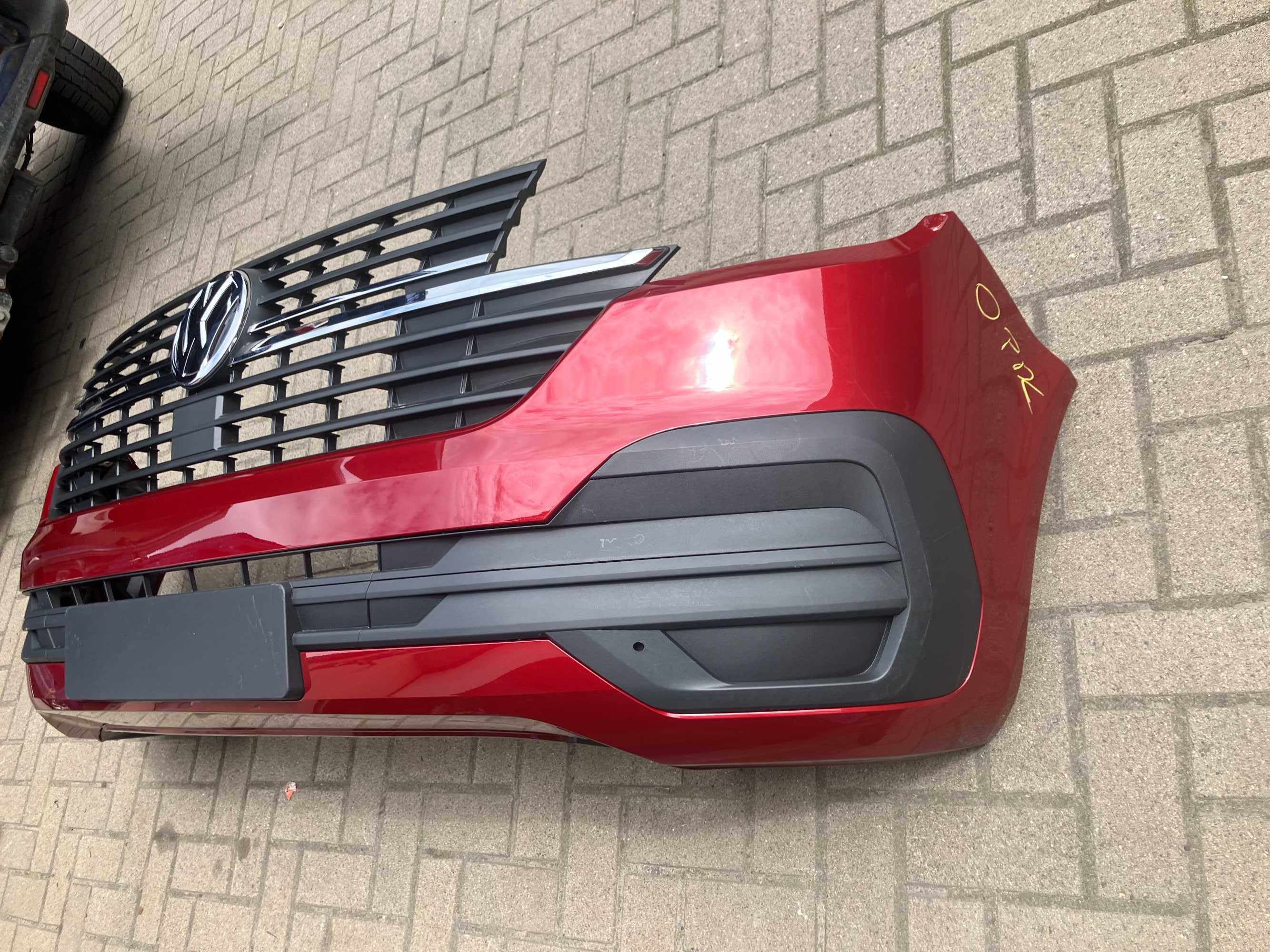 Zderzak przód T6 Lift T6.1 Multivan, Caravelle kpl bez PDC;  4-kolory