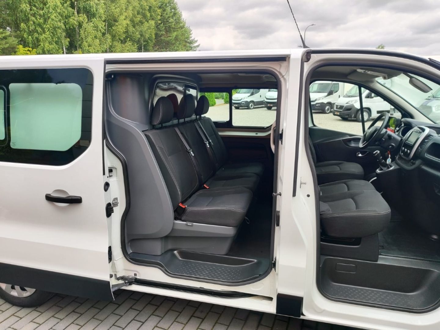 Renault Trafic  L1H1 2.0 DCI 135 KM 6 osób