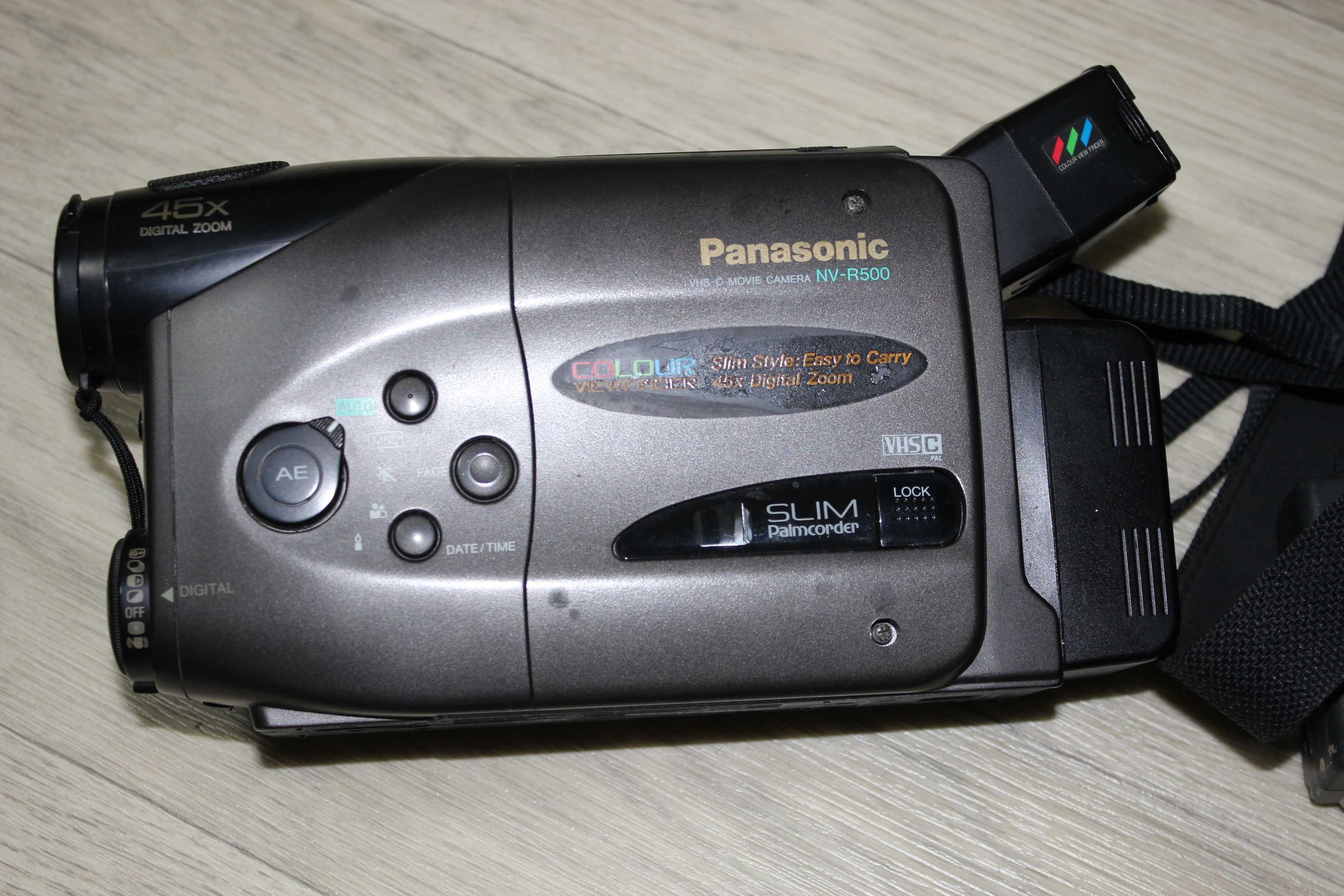 Видеокамера Panasonic NV-R500