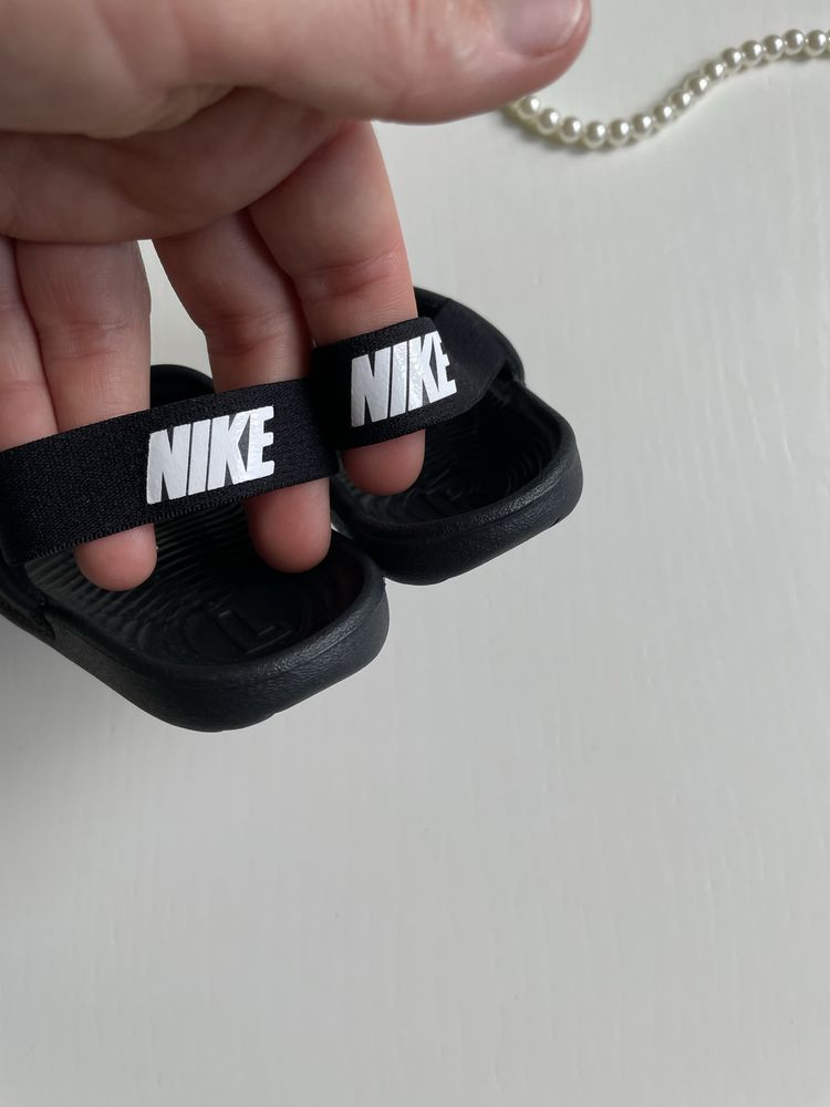 Шльопанці Nike 21розмір
