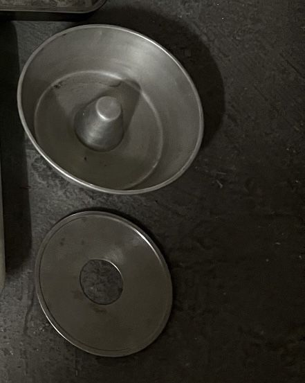 Forma de bolo com tampa