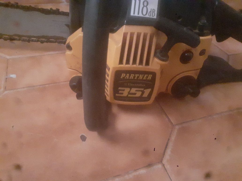 Motoserra bem estimada pouco uso