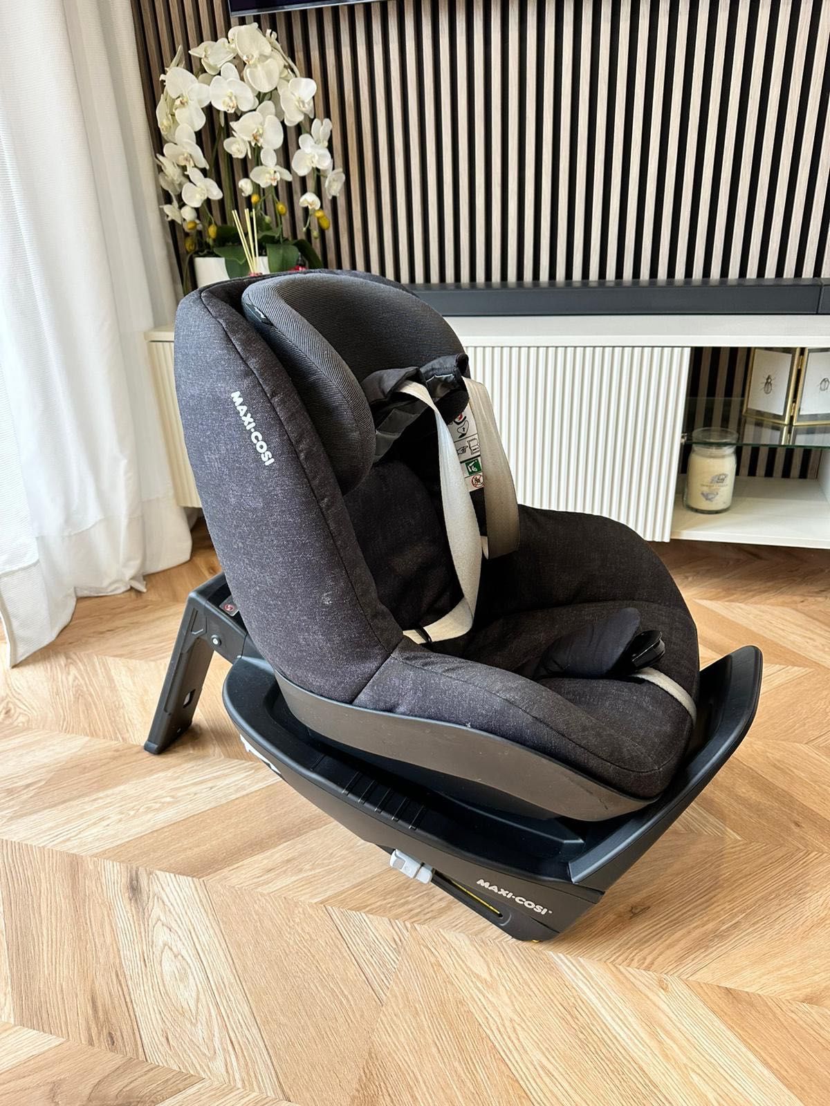 Fotelik Maxi Cosi z bazą i-size 0-18 kg