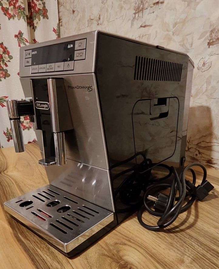 Кавоварка Delonghi Prima Donna XS