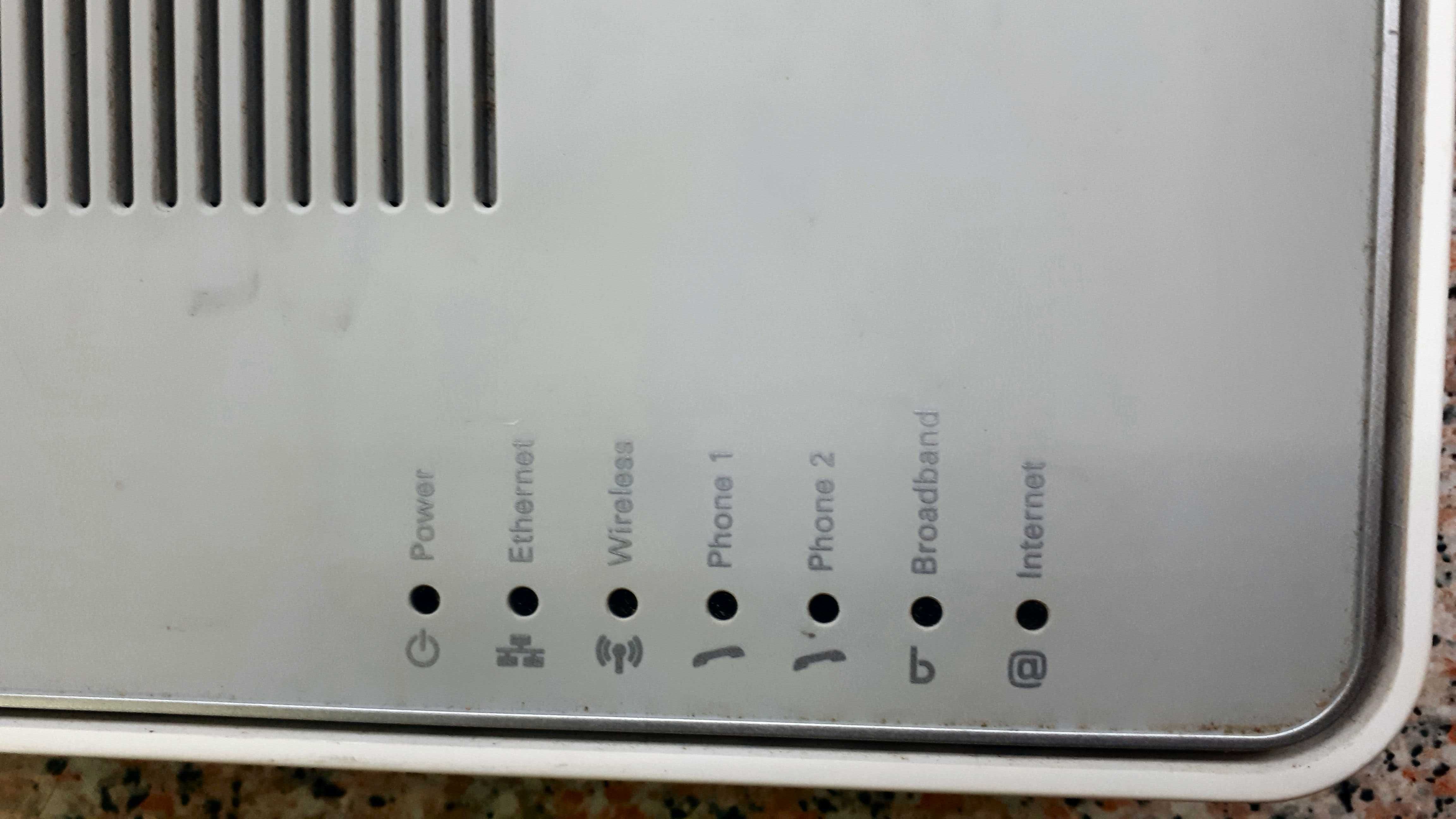 Router Thomson TG784 e D-Link DSL-2740