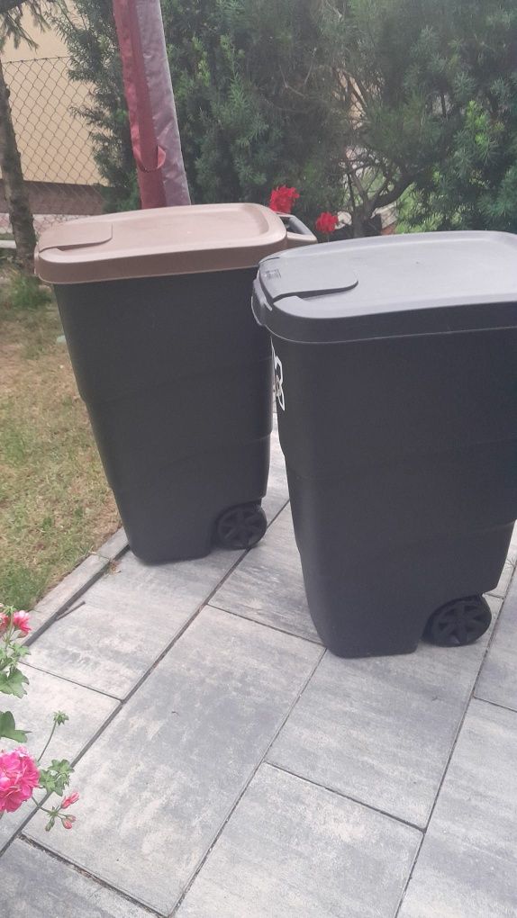 Dwa pojemniki Nowe