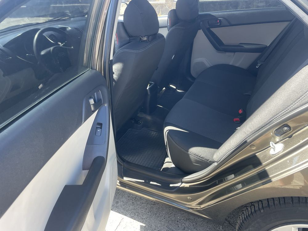 Kia Cerato 2009 6 200 $