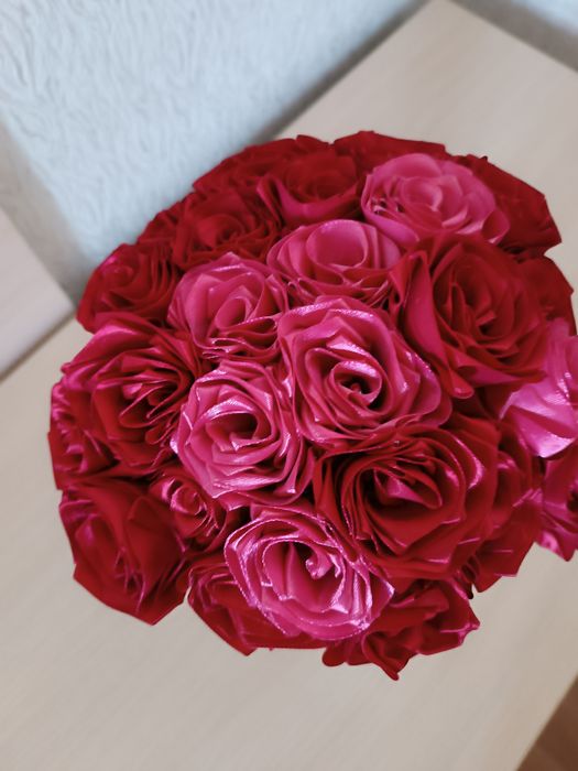 Троянди (рози) букет з атласу