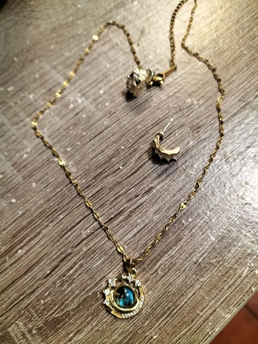 Conjunto de colar e brincos