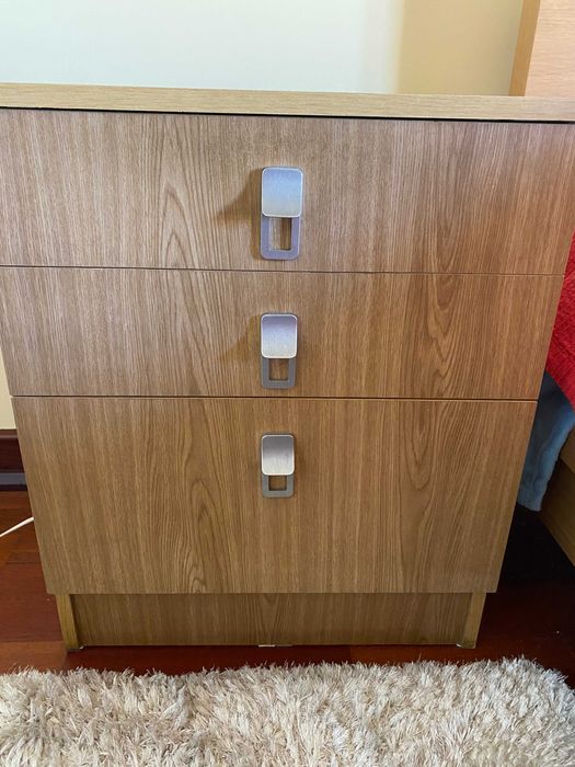 Mesinha de cabeceira