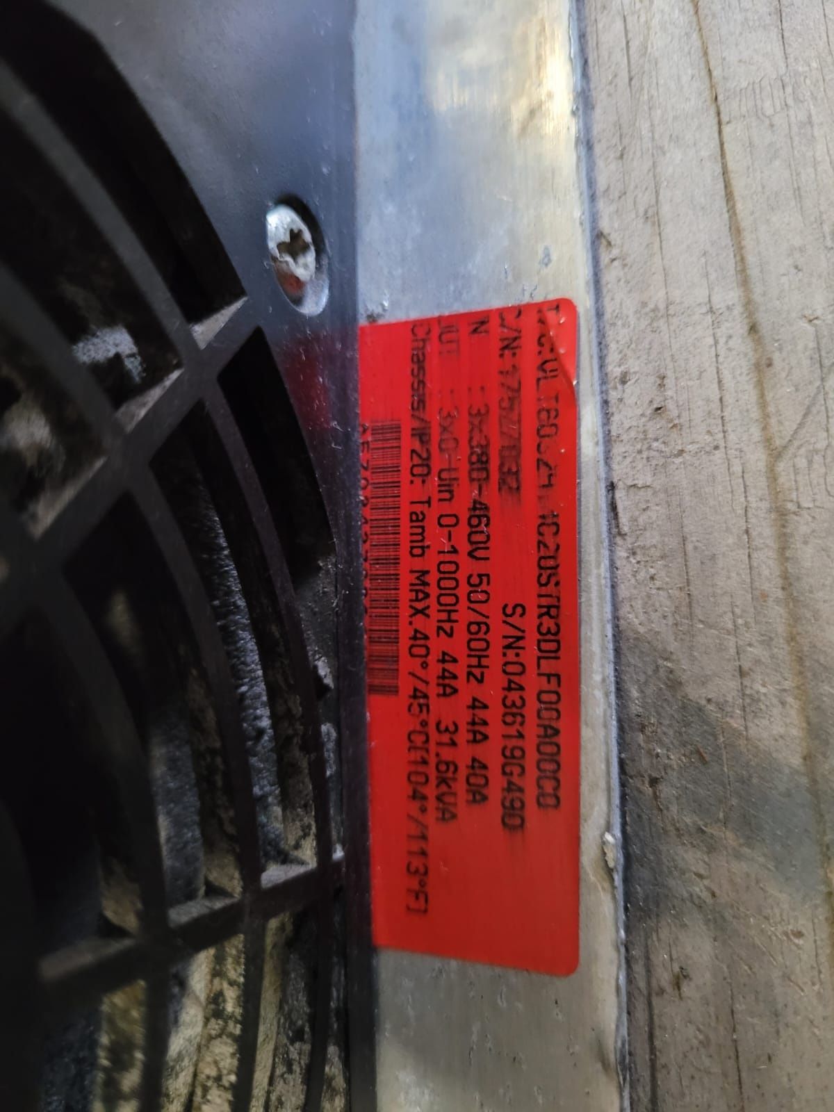 Falownik Danfoss VLT 6000 HVAC VLT6032 31,6 kVa 44A