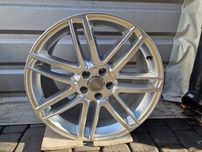 ORYGINALNA Felga Audi OE 19" 9,0" ET 32 5x112 4H0.601.025.CA A8 D4