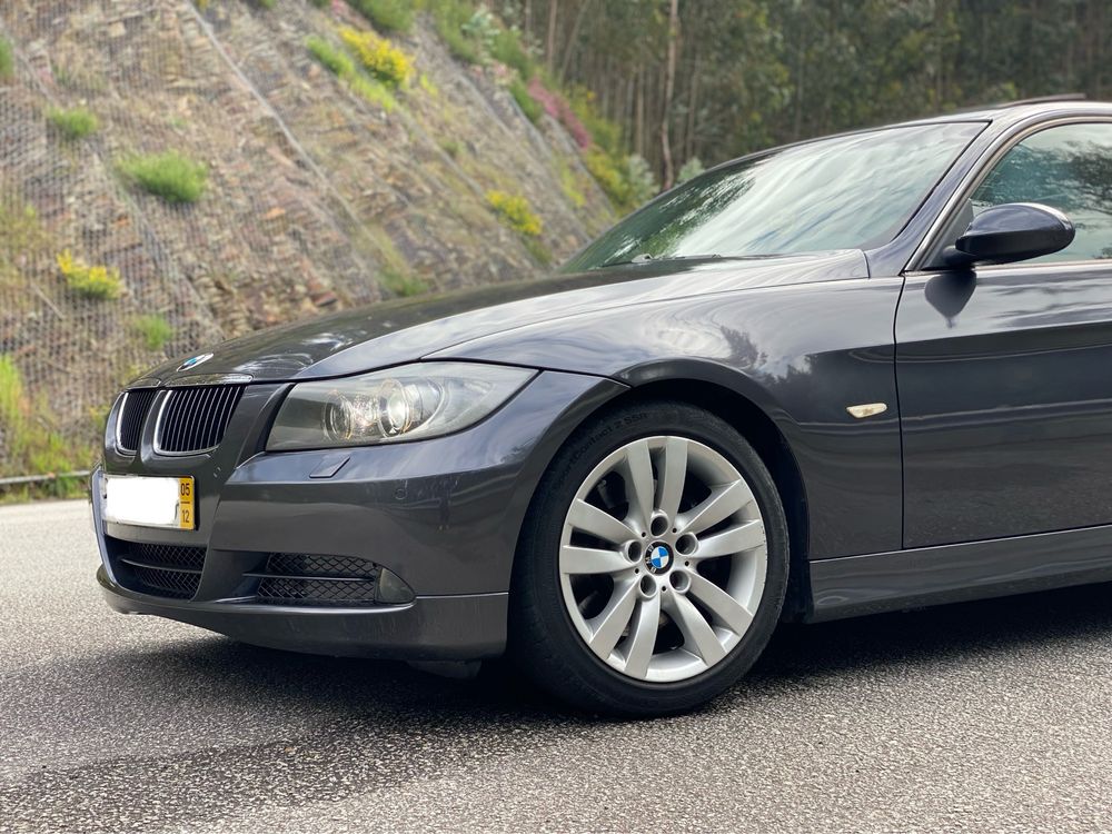 BMW E90 330i 2005