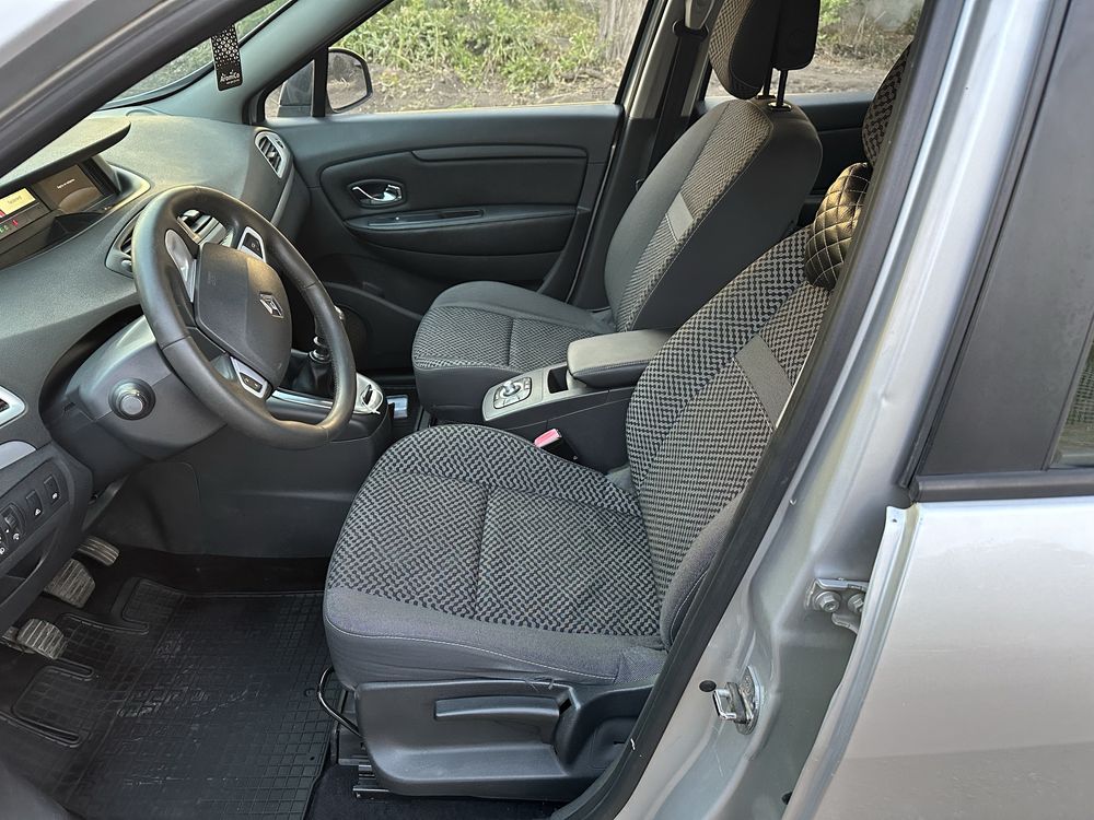 renault grand scenic 7 мест