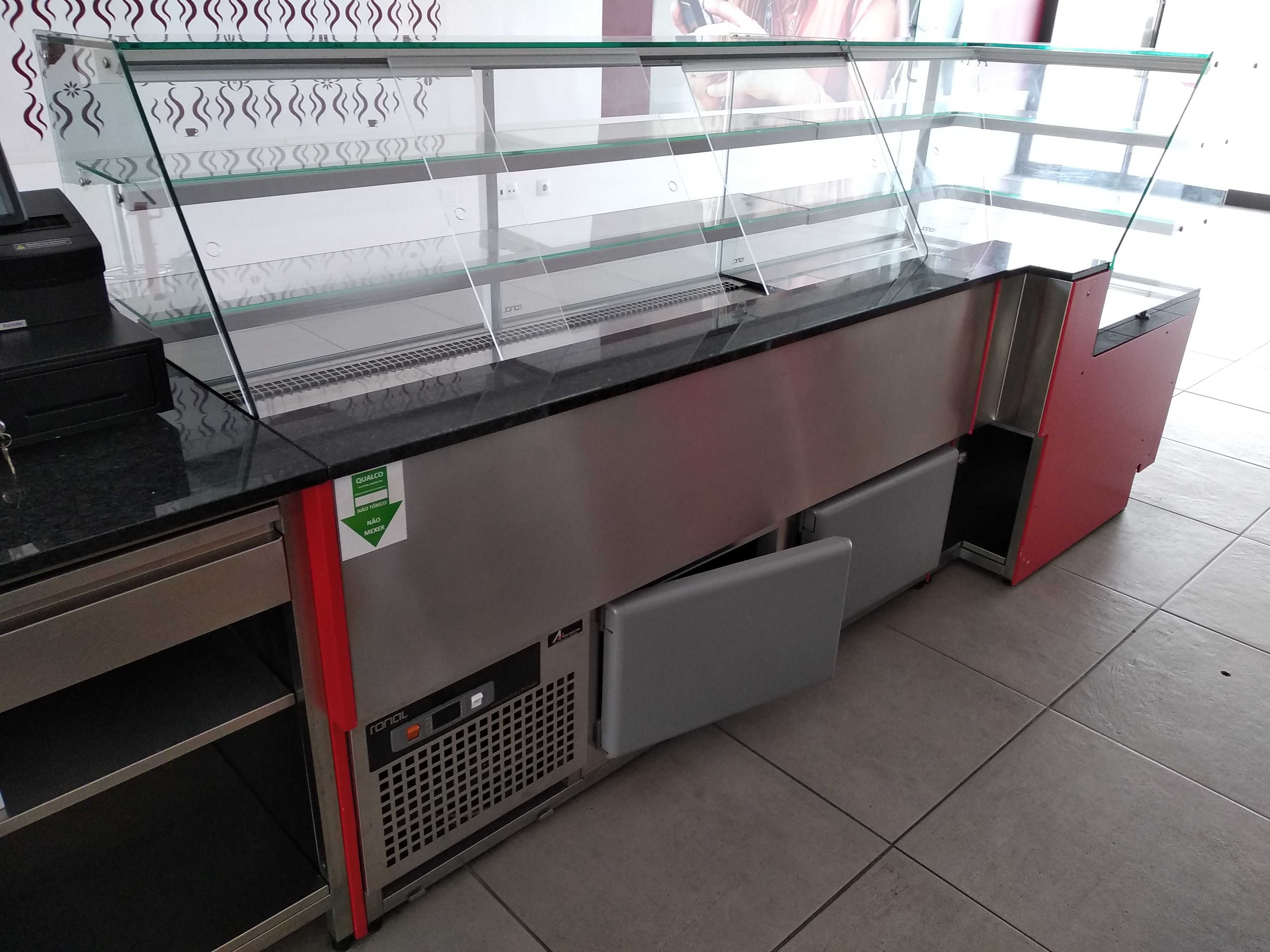 Vitrine refrigerada + neutra RONAL TAHAN TH165CFS (como nova)