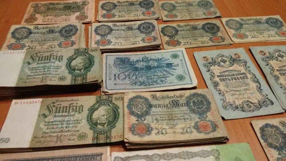 Banknoty. 380 sztuk. Marki niemieckie Ruble rosyjskie i inne