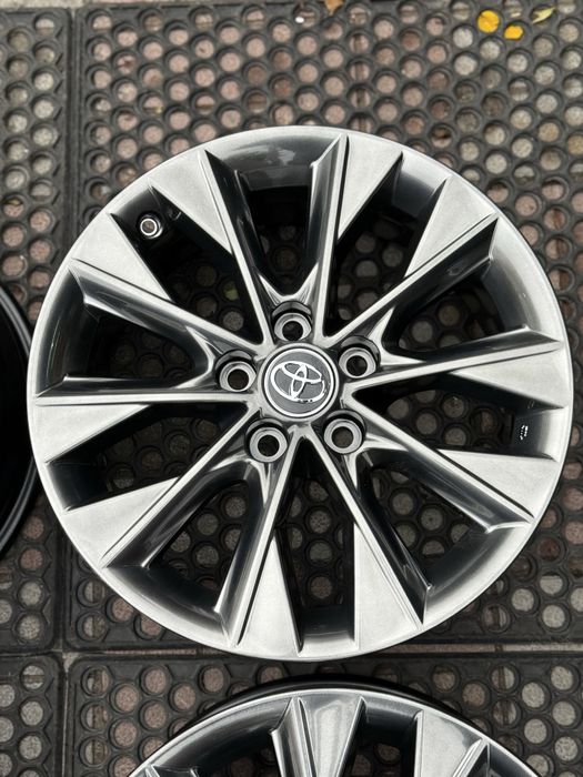 Диски оригінал toyota camry 70 chr avalon lexus es is gs r17 5-114,3