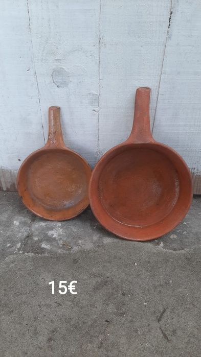 Vários artigos em barro