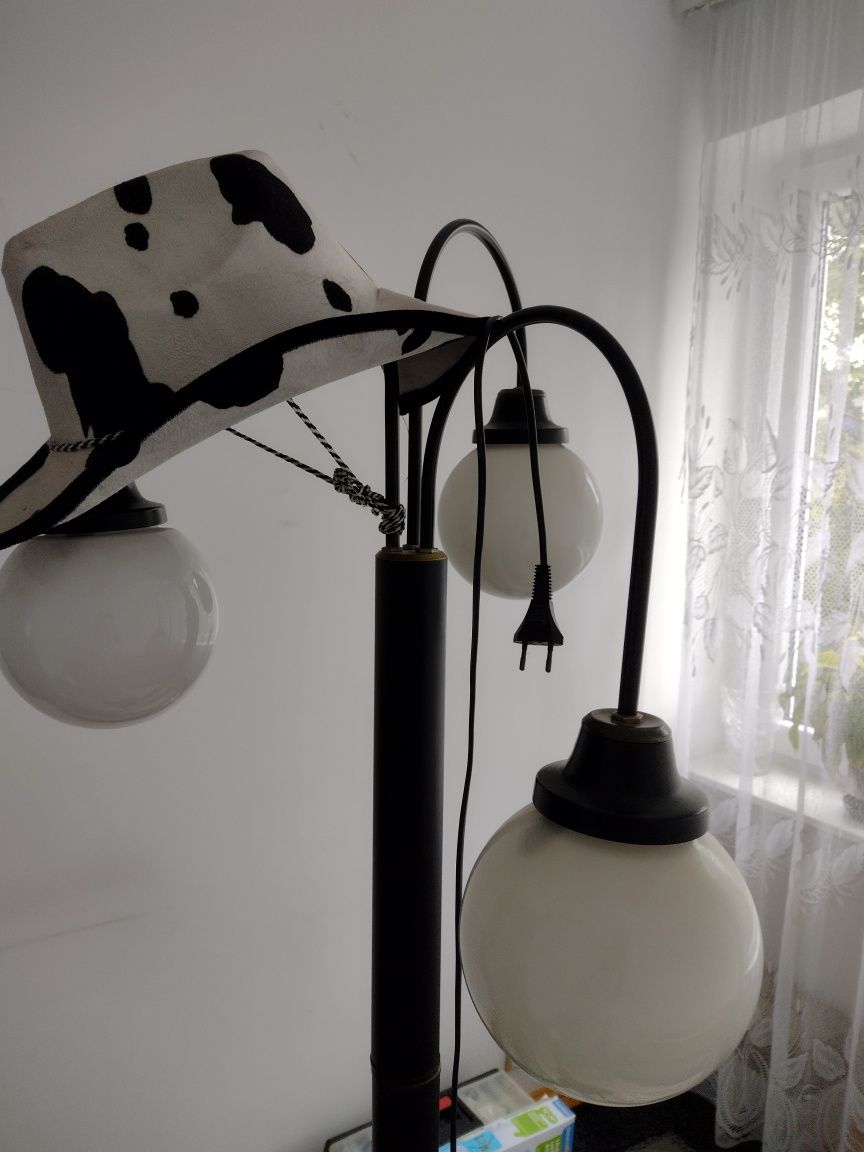 Lampa stojąca 3 klosze