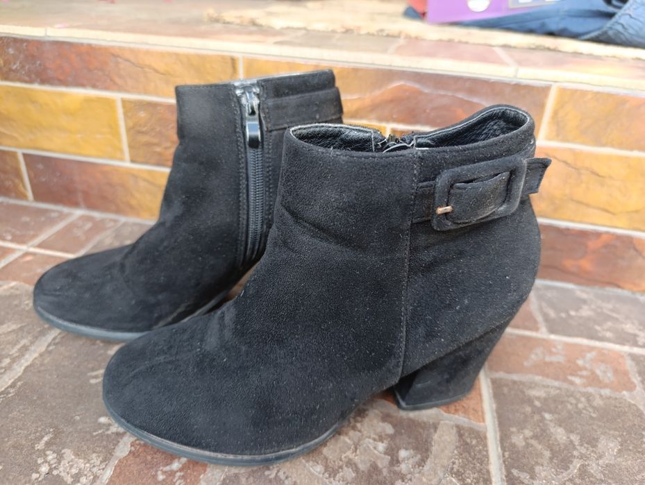 Замшеві ботінки осінні