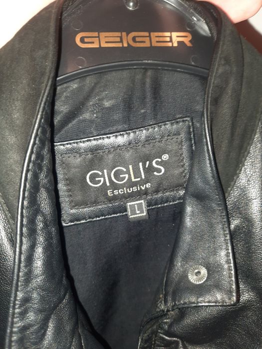 Кожаная курточка со стразами.