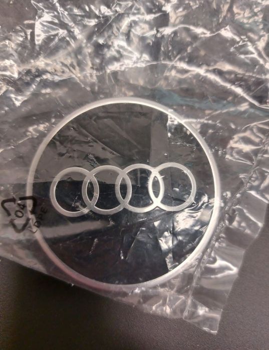 Nowe oryginalne dekielki/ zaślepki do Felg Audi 81A.601.170/komplet