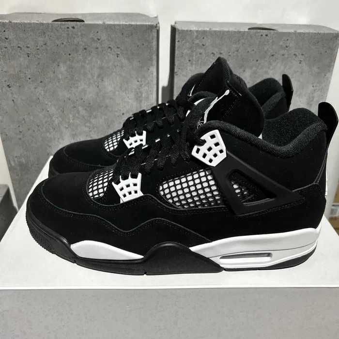 Buty-Trampk-Jordan 4 RetroWhiteThunder R.41