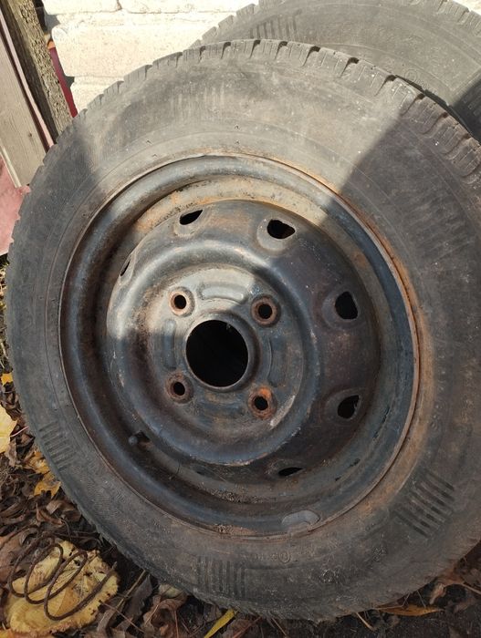 Koła z felgami od przyczepki kempingowej Knaus x2