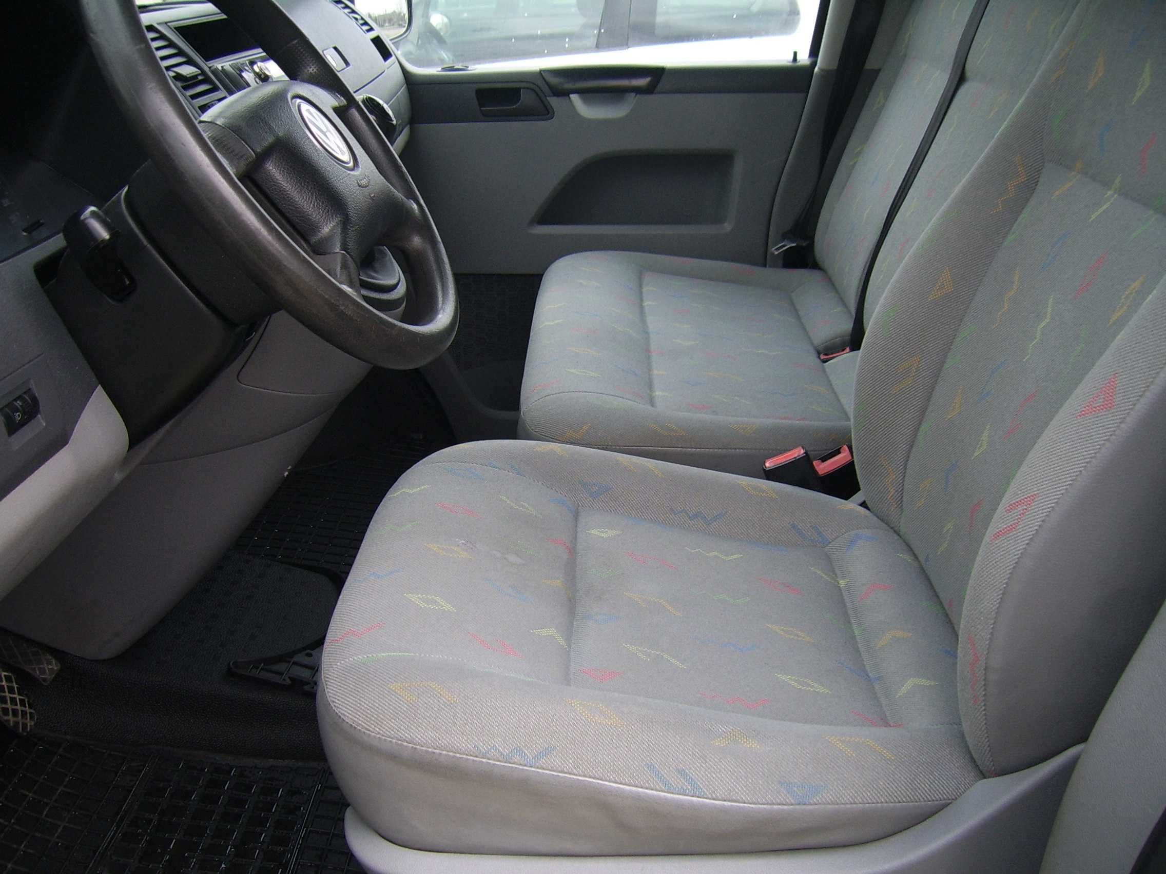 Wypożycz VW T5 9osób